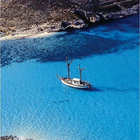 Bayview 2 Bedroom Seaview With Large Terrace With Panoramic Views - By Getawaysmalta *