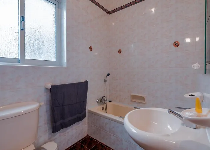 Bayview 2 Bedroom Seaview With Large Terrace With Panoramic Views - By Getawaysmalta *