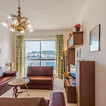 Bayview 2 Bedroom Seaview With Large Terrace With Panoramic Views - By Getawaysmalta アパート *