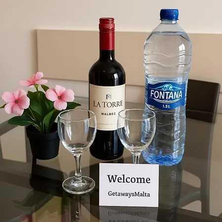 Bayview 2 Bedroom Seaview With Large Terrace With Panoramic Views - By Getawaysmalta Lejlighed *