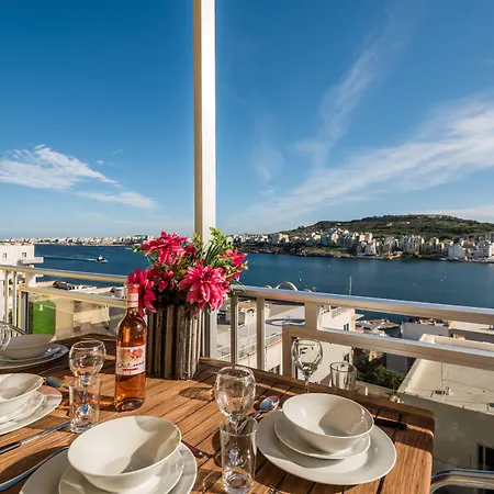 Bayview 2 Bedroom Seaview With Large Terrace With Panoramic Views - By Getawaysmalta *