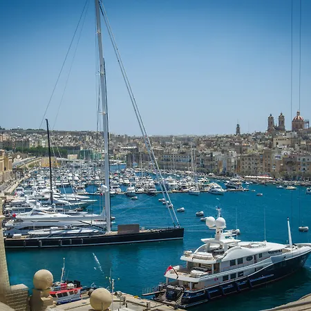 Bayview 2 Bedroom Seaview With Large Terrace With Panoramic Views - By Getawaysmalta