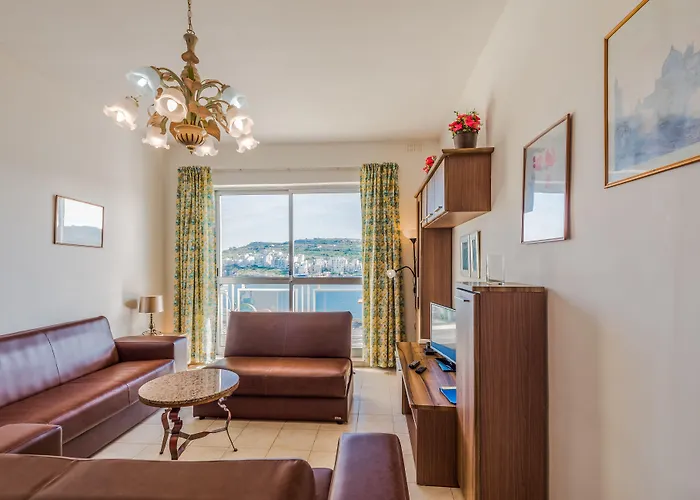 Bayview 2 Bedroom Seaview With Large Terrace With Panoramic Views - By Getawaysmalta Lejlighed *