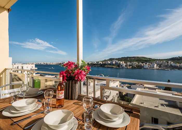 Bayview 2 Bedroom Seaview With Large Terrace With Panoramic Views - By Getawaysmalta *