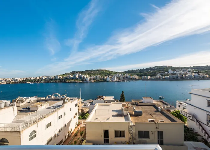 Bayview 2 Bedroom Seaview With Large Terrace With Panoramic Views - By Getawaysmalta Appartement *