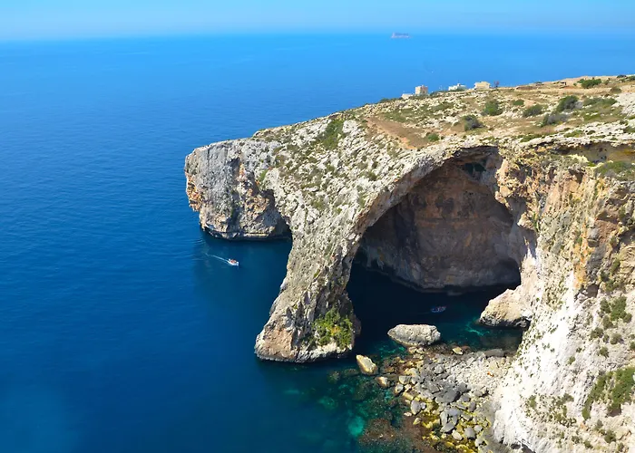 Bayview 2 Bedroom Seaview With Large Terrace With Panoramic Views - By Getawaysmalta