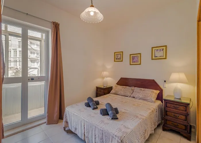 Bayview 2 Bedroom Seaview With Large Terrace With Panoramic Views - By Getawaysmalta