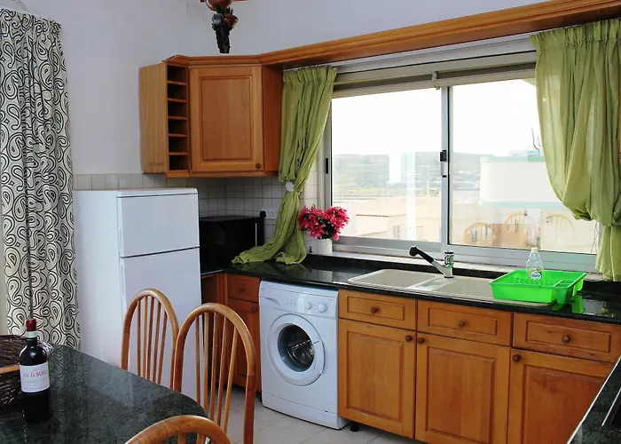 Bayview 2 Bedroom Seaview With Large Terrace With Panoramic Views - By Getawaysmalta