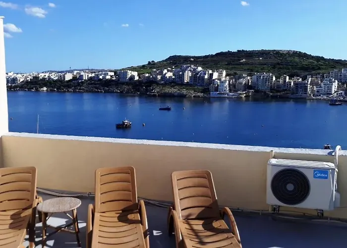 Bayview 2 Bedroom Seaview With Large Terrace With Panoramic Views - By Getawaysmalta